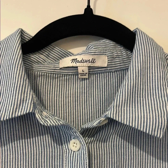 Madewell Blue Button Down Shirt with Long Sleeves and Standard Collar - Picture 2 of 5